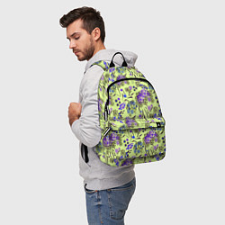 Рюкзак Фиолетовые цветы на зеленом фоне, цвет: 3D-принт — фото 2