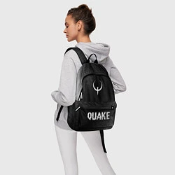 Рюкзак Quake glitch на темном фоне: символ, надпись, цвет: 3D-принт — фото 2