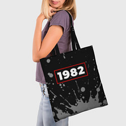 Сумка-шопер 1982 - в красной рамке на темном, цвет: 3D-принт — фото 2
