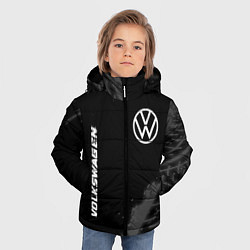 Куртка зимняя для мальчика Volkswagen speed на темном фоне со следами шин: на, цвет: 3D-черный — фото 2
