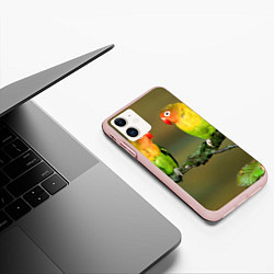 Чехол iPhone 11 матовый Два попугая, цвет: 3D-светло-розовый — фото 2