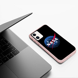 Чехол iPhone 11 матовый NASA Black Hole, цвет: 3D-светло-розовый — фото 2
