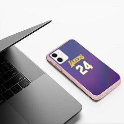 Чехол iPhone 11 матовый Los Angeles Lakers Kobe Brya, цвет: 3D-светло-розовый — фото 2