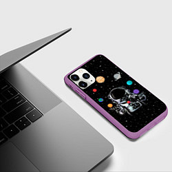 Чехол iPhone 11 Pro матовый Космический жонглер, цвет: 3D-фиолетовый — фото 2
