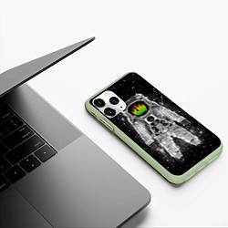 Чехол iPhone 11 Pro матовый Музыкальный космонавт, цвет: 3D-салатовый — фото 2