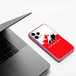 Чехол iPhone 11 Pro матовый Canada Team, цвет: 3D-малиновый — фото 2