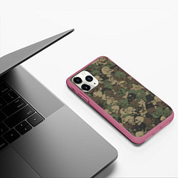 Чехол iPhone 11 Pro матовый Камуфляж с черепами, цвет: 3D-малиновый — фото 2