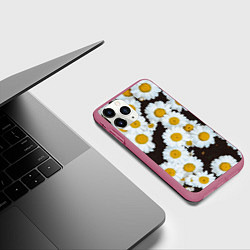 Чехол iPhone 11 Pro матовый Аромашки, цвет: 3D-малиновый — фото 2