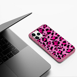 Чехол iPhone 11 Pro матовый Розовый леопард, цвет: 3D-малиновый — фото 2