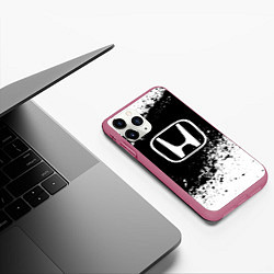 Чехол iPhone 11 Pro матовый Honda: Black Spray, цвет: 3D-малиновый — фото 2