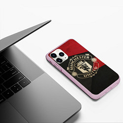 Чехол iPhone 11 Pro матовый FC Man United: Old Style, цвет: 3D-розовый — фото 2