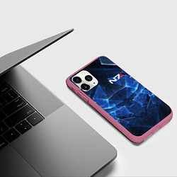 Чехол iPhone 11 Pro матовый Mass Effect: Blue Armor N7, цвет: 3D-малиновый — фото 2