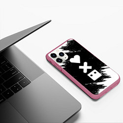 Чехол iPhone 11 Pro матовый LOVE DEATH ROBOTS LDR, цвет: 3D-малиновый — фото 2