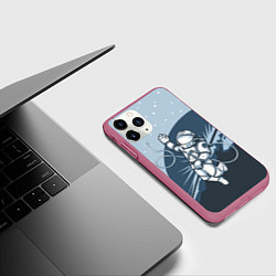 Чехол iPhone 11 Pro матовый Космонавт, цвет: 3D-малиновый — фото 2