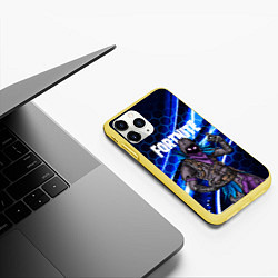 Чехол iPhone 11 Pro матовый FORTNITE RAVEN, цвет: 3D-желтый — фото 2