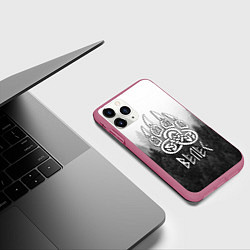 Чехол iPhone 11 Pro матовый ВЕЛЕС туманный лес, цвет: 3D-малиновый — фото 2