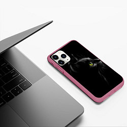 Чехол iPhone 11 Pro матовый Черный кот, цвет: 3D-малиновый — фото 2