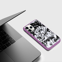 Чехол iPhone 11 Pro матовый Черно-белый узор Маки, цвет: 3D-фиолетовый — фото 2