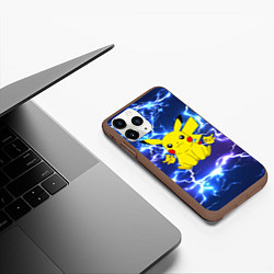 Чехол iPhone 11 Pro матовый ПИКАЧУ НА ФОНЕ МОЛНИЙ PIKACHU FLASH, цвет: 3D-коричневый — фото 2