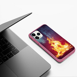 Чехол iPhone 11 Pro матовый Пикник в лесу, цвет: 3D-малиновый — фото 2