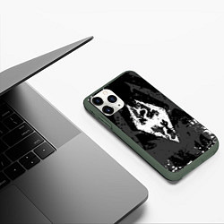 Чехол iPhone 11 Pro матовый TES DRAGON WHITE LOGO БРЫЗГИ КРАСОК, цвет: 3D-темно-зеленый — фото 2