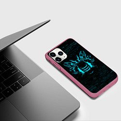 Чехол iPhone 11 Pro матовый DEAD SPACE АЙЗЕК КЛАРК НЕОН МЁРТВЫЙ КОСМОС, цвет: 3D-малиновый — фото 2