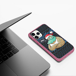 Чехол iPhone 11 Pro матовый BAD SANTA ПЛОХОЙ САНТА КЛАУС, цвет: 3D-малиновый — фото 2