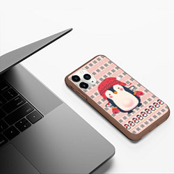 Чехол iPhone 11 Pro матовый Милый пингвин в шапочке и варежках, цвет: 3D-коричневый — фото 2