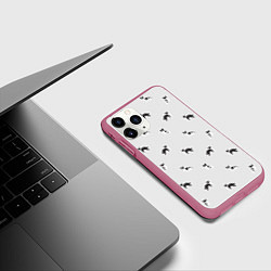 Чехол iPhone 11 Pro матовый Черно-белые собачки паттерн, цвет: 3D-малиновый — фото 2