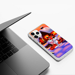 Чехол iPhone 11 Pro матовый Тигр на фоне новогоднего домика, цвет: 3D-белый — фото 2