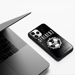 Чехол iPhone 11 Pro матовый С Т А Л К Е Р 2 Череп Радиация, цвет: 3D-черный — фото 2