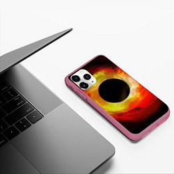 Чехол iPhone 11 Pro матовый Черная дыра на красно-желтом фоне, цвет: 3D-малиновый — фото 2