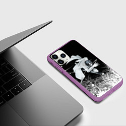 Чехол iPhone 11 Pro матовый Белый Неон над лесом White Neon, цвет: 3D-фиолетовый — фото 2