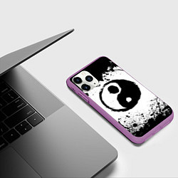 Чехол iPhone 11 Pro матовый Инь Янь Гранж, цвет: 3D-фиолетовый — фото 2