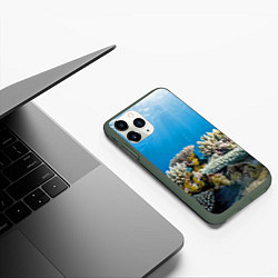 Чехол iPhone 11 Pro матовый Кораллы в тропических водах индийского океана, цвет: 3D-темно-зеленый — фото 2