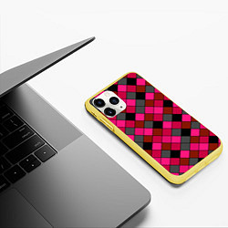 Чехол iPhone 11 Pro матовый Розово-красный геометрический узор, цвет: 3D-желтый — фото 2