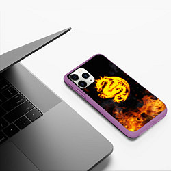 Чехол iPhone 11 Pro матовый Огнедышащий дракон и пламя, цвет: 3D-фиолетовый — фото 2