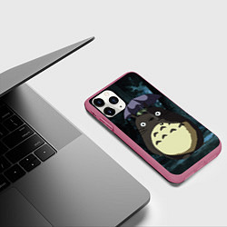 Чехол iPhone 11 Pro матовый Totoro in rain forest, цвет: 3D-малиновый — фото 2