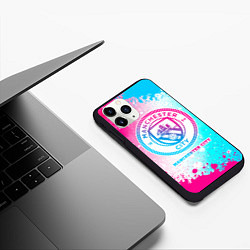 Чехол iPhone 11 Pro матовый Manchester City neon gradient style, цвет: 3D-черный — фото 2