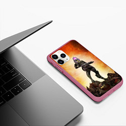 Чехол iPhone 11 Pro матовый Кварианка стоит на горе трупов в свете огня, цвет: 3D-малиновый — фото 2