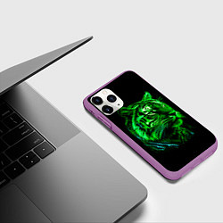 Чехол iPhone 11 Pro матовый Нейросеть: неоновый зелёный тигр, цвет: 3D-фиолетовый — фото 2