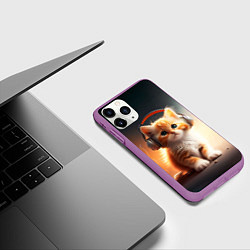 Чехол iPhone 11 Pro матовый Милый рыжий котёнок в наушниках, цвет: 3D-фиолетовый — фото 2