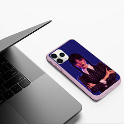 Чехол iPhone 11 Pro матовый Уэнсдей сложила руки, цвет: 3D-розовый — фото 2