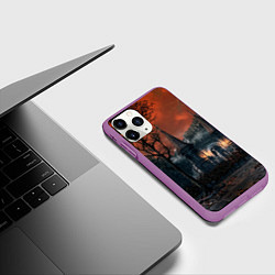 Чехол iPhone 11 Pro матовый Bloodborne пейзаж, цвет: 3D-фиолетовый — фото 2