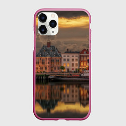 Чехол iPhone 11 Pro матовый Мирный город на воде и тучи