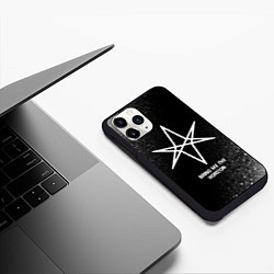 Чехол iPhone 11 Pro матовый Bring Me the Horizon glitch на темном фоне, цвет: 3D-черный — фото 2