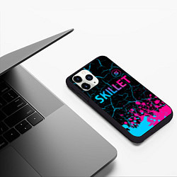 Чехол iPhone 11 Pro матовый Skillet - neon gradient: символ сверху, цвет: 3D-черный — фото 2