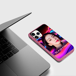 Чехол iPhone 11 Pro матовый Джису с помадой на ярких волнах, цвет: 3D-малиновый — фото 2