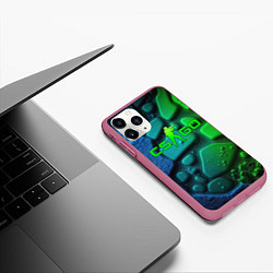 Чехол iPhone 11 Pro матовый CS GO green black abstract, цвет: 3D-малиновый — фото 2