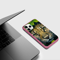 Чехол iPhone 11 Pro матовый Леопард в листьях, цвет: 3D-малиновый — фото 2